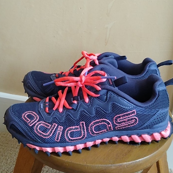 adidas Shoes - Adidas women size 81/2